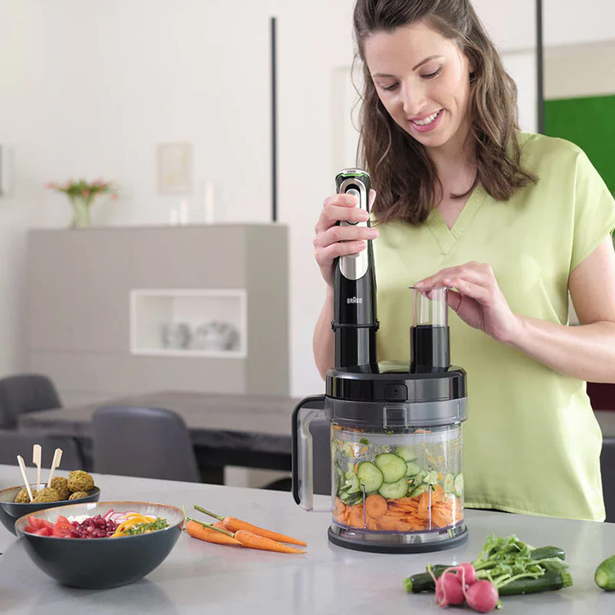 Braun MultiQuick 9 Hand Blender Set, 1200 Watt, motor, shred & slice, puree mash, whisk, chopping, french fry. Active blade technology MQ 9185XL. Braun MultiQuick 9 Hand Blender Set, 1200 Watt, motor, shred & slice, puree mash, whisk, chopping, french fry. Active blade technology MQ 9185XL.